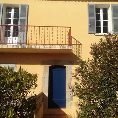 Les Salins Apartment Hyeres