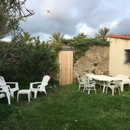 Les Salins Apartment *